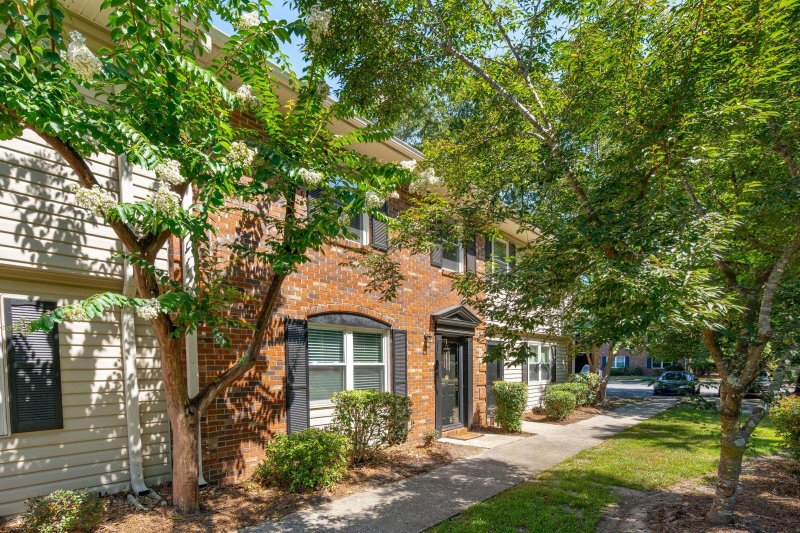 Carolina Cove, Charleston Community