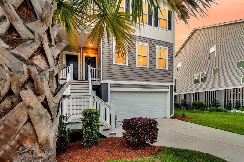 Property image 3 at 207 Winding River Drive, Johns Island, SC 29455