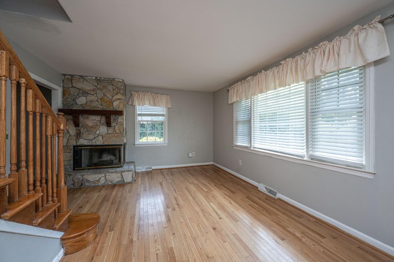 Property image 4 at 1369 Miles Drive, Charleston, SC 29407