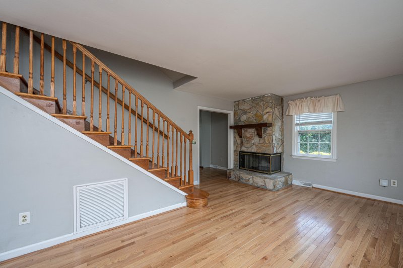 Property image 5 at 1369 Miles Drive, Charleston, SC 29407