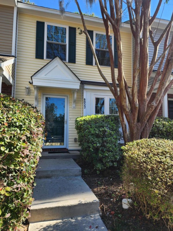 8022 Shadow Oak Drive