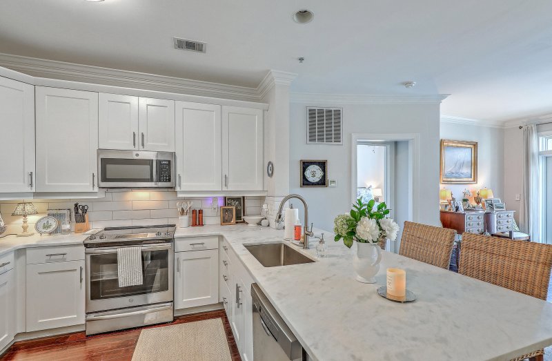 Property image 3 of 21 George Street 203 in George And Society, Charleston, SC 29401