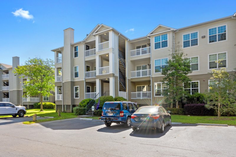Property image 2 at 700 Daniel Ellis Drive 11301, Charleston, SC 29412
