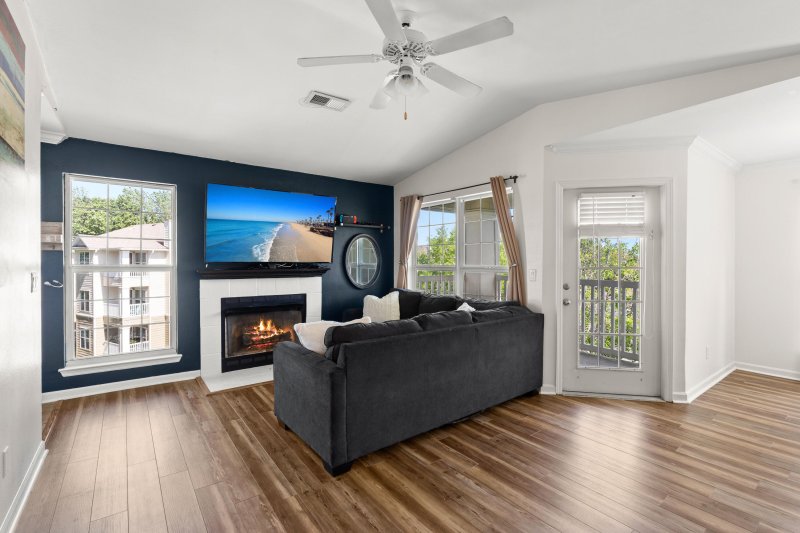 Property image 4 at 700 Daniel Ellis Drive 11301, Charleston, SC 29412