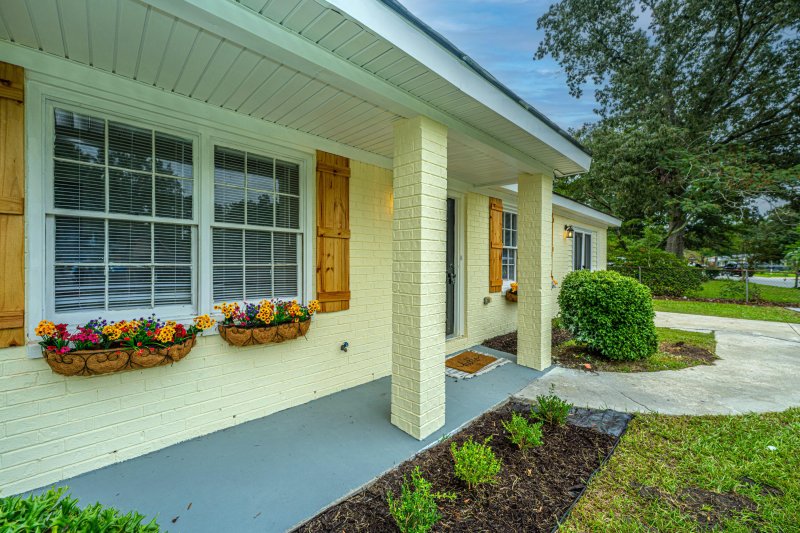 Property image 5 at 143 Dorchester Manor Boulevard, North Charleston, SC 29420