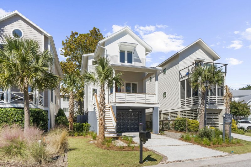 Property image 2 of 768 Gate Post Drive in Old Mt Pleasant, Mount Pleasant, SC 29464