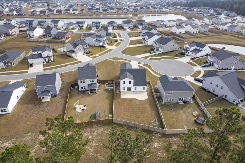 Property image 5 of 600 Cavour Court in Cane Bay Plantation, Summerville, SC 29486
