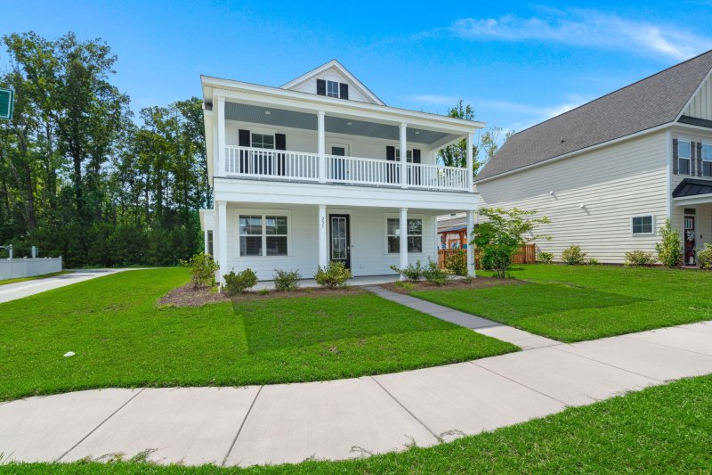 Property image 3 of 237 Oak View Way in The Ponds, Summerville, SC 29483