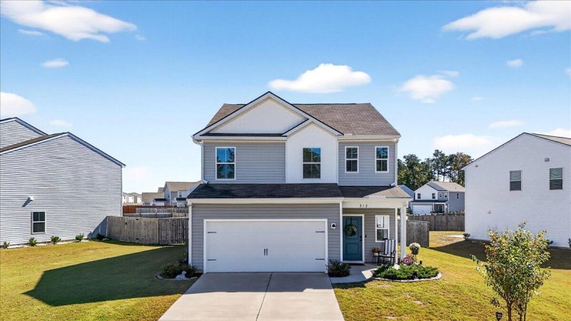 Property image 2 of 212 Parkwood Vista Way in Cane Bay Plantation, Summerville, SC 29486