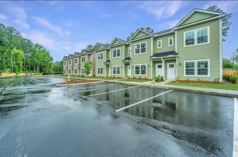 1503 Twin Rivers Drive