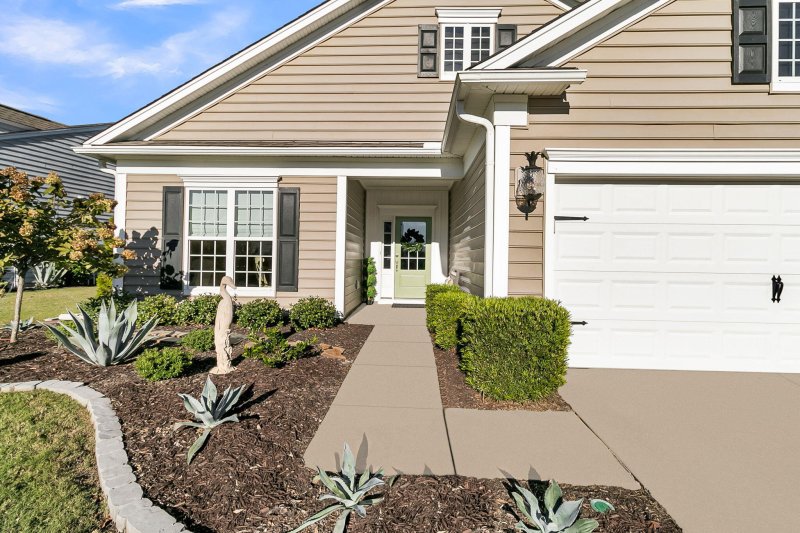 Property image 4 of 548 Tranquil Waters Way in Cane Bay Plantation, Summerville, SC 29486