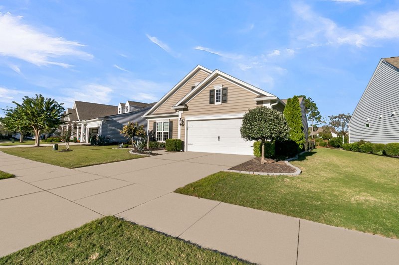 Property image 5 of 548 Tranquil Waters Way in Cane Bay Plantation, Summerville, SC 29486