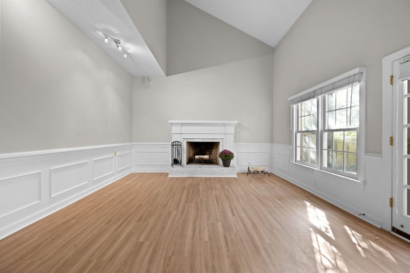 Property image 4 of 17 Plantation Circle in Newington Plantation, Summerville, SC 29485