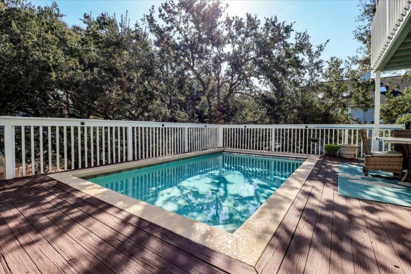 Property image 4 at 8 Fairway Oaks Lane, Isle of Palms, SC 29451