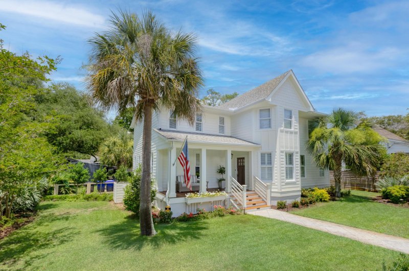 Property image 3 at 216 Freeman Street, Mount Pleasant, SC 29464