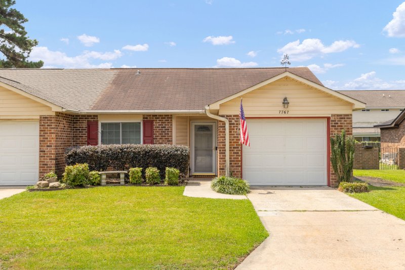 Property image 2 at 7767 Oldridge Road, North Charleston, SC 29418