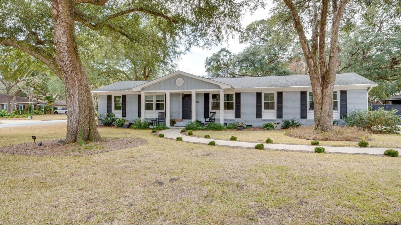 Property image 2 of 1223 Oldwanus Drive in Parish Place, Mount Pleasant, SC 29464