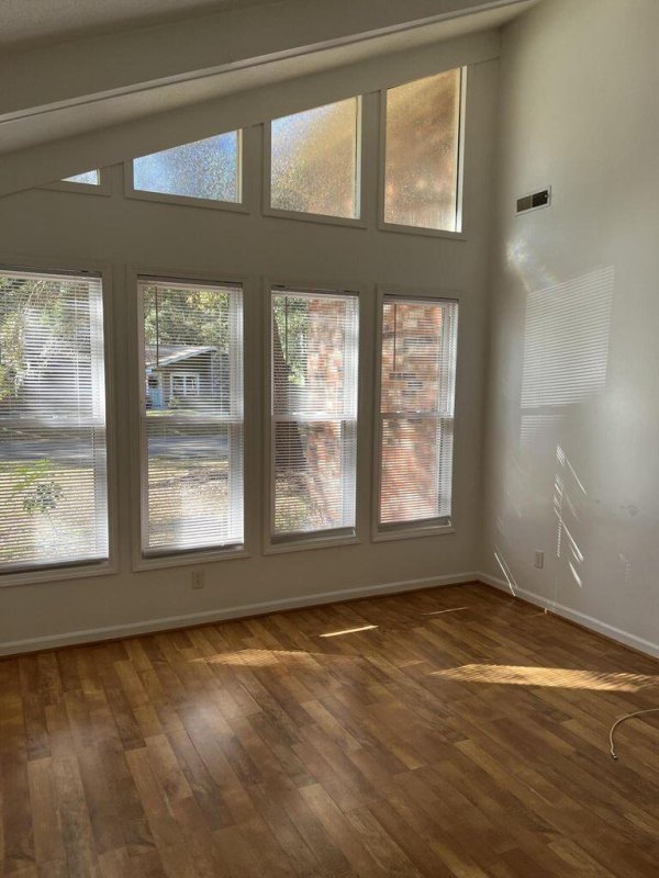 Property image 4 of 1056 Yorktown Drive in Queensborough, Charleston, SC 29412
