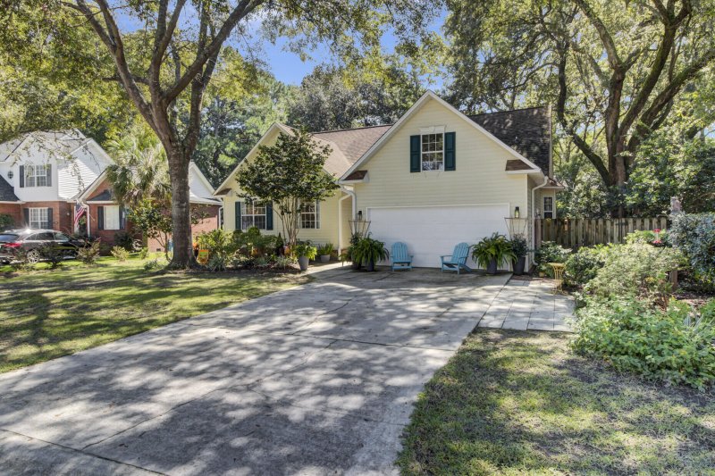 Property image 2 at 304 Mount Royall Drive, Mount Pleasant, SC 29464