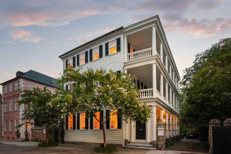Property image 2 of 125 Tradd Street in South of Broad, Charleston, SC 29401