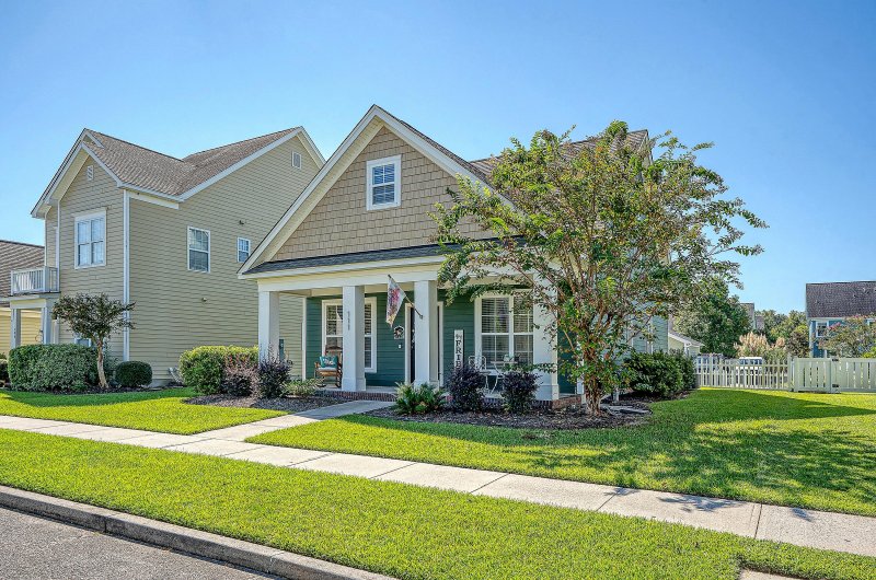 Property image 3 of 111 Foxglove Avenue in White Gables, Summerville, SC 29483