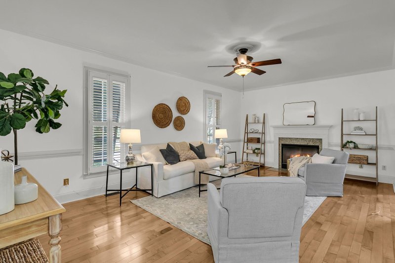 Property image 4 of 1050 Loyalist Lane in Snee Farm, Mount Pleasant, SC 29464