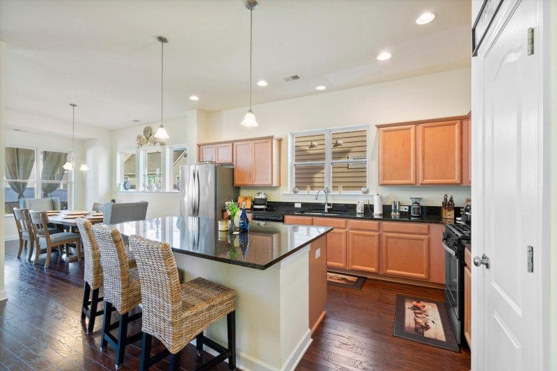 Property image 3 of 7406 Mercedes Way in Timbercrest Village, Hanahan, SC 29410