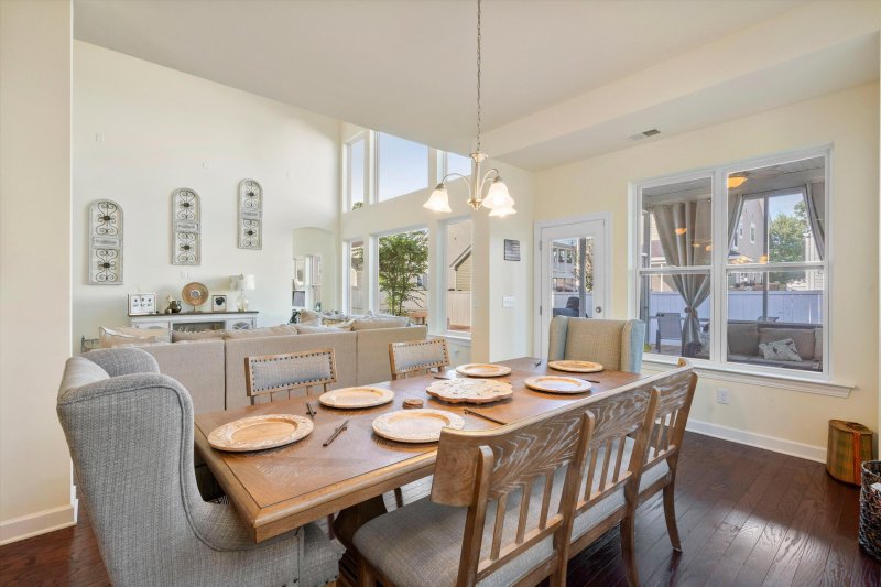 Property image 4 of 7406 Mercedes Way in Timbercrest Village, Hanahan, SC 29410