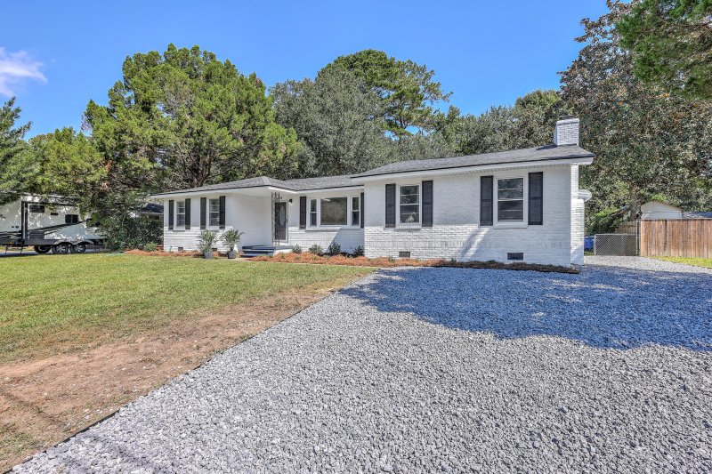 Property image 5 of 2620 Mona Avenue in Springfield, Charleston, SC 29414