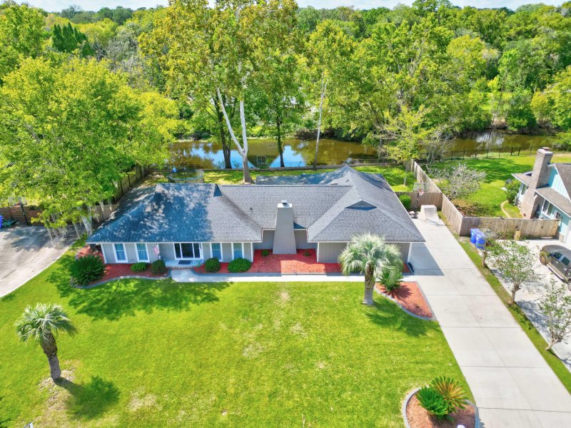 Property image 3 of 2915 Doncaster Drive in Hickory Hill Plantation, Charleston, SC 29414