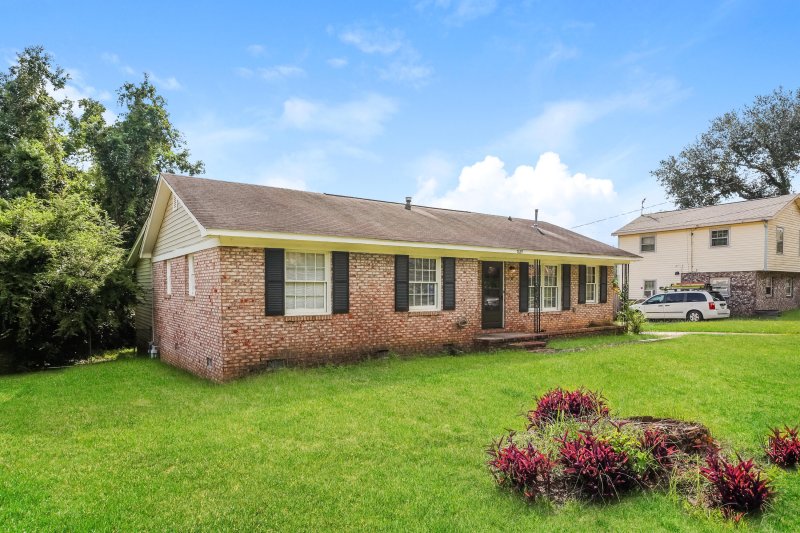 Property image 2 at 7639 Peppercorn Lane, North Charleston, SC 29420