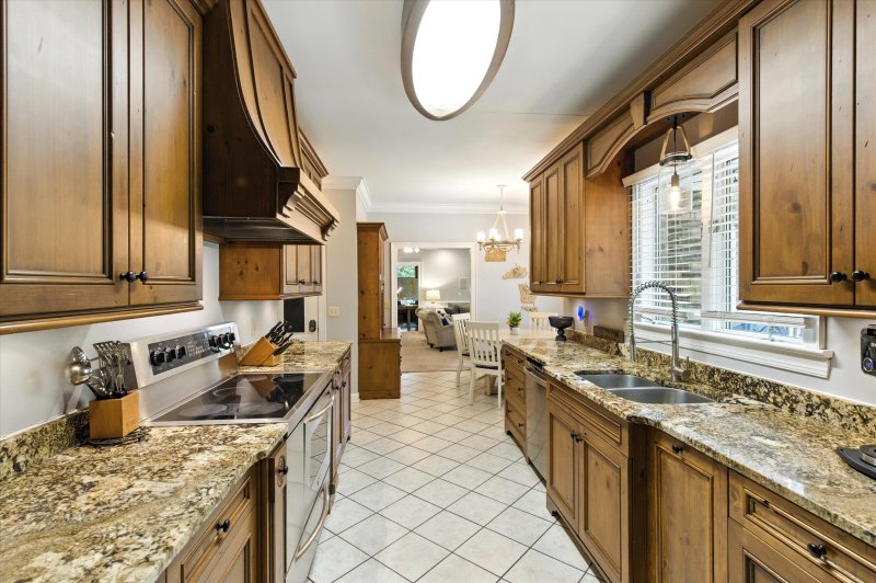 Property image 4 of 123 Huckleberry Lane in Ashborough East, Summerville, SC 29485