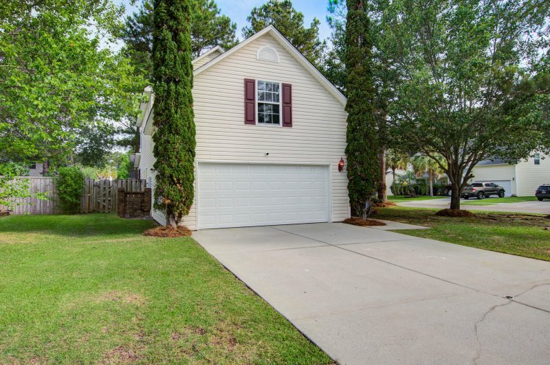 Property image 2 at 100 Maplewood Court, Goose Creek, SC 29445