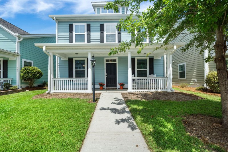 104 Crossandra Avenue