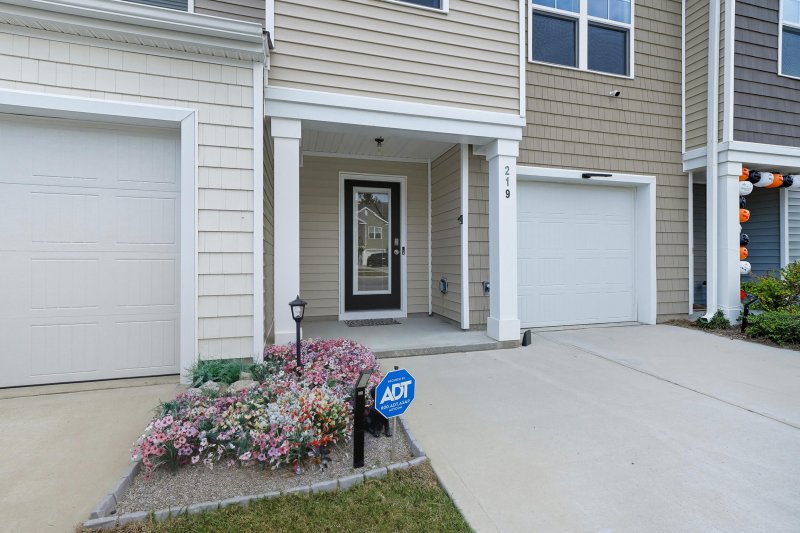 Property image 4 of 219 Cozy Brook Court in Cane Bay Plantation, Summerville, SC 29486