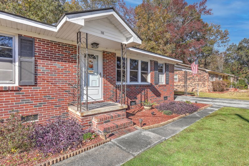 Property image 4 of 135 Pandora Drive in West Greenview Acres, Goose Creek, SC 29445