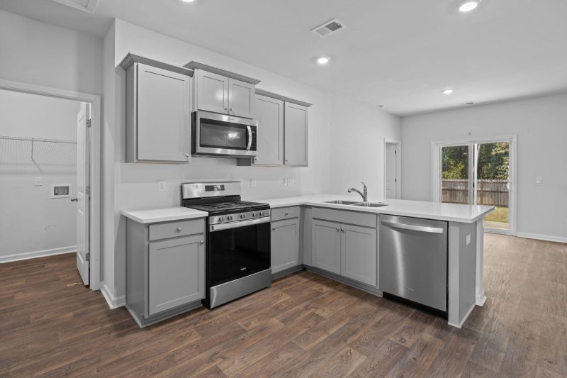 Property image 5 of 350 Bering Lane in Cane Bay Plantation, Summerville, SC 29486