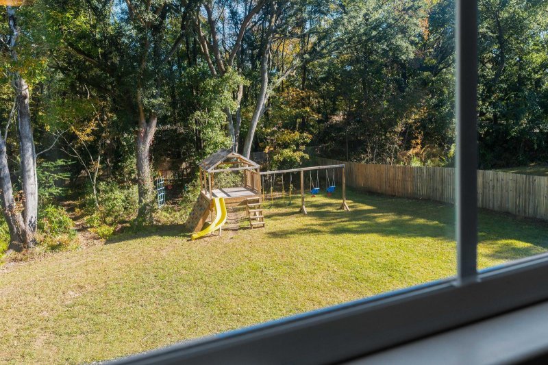 Property image 3 of 1547 Traywick Avenue in Fenwick Hills, Johns Island, SC 29455