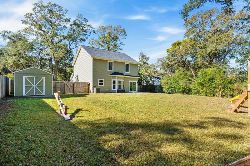 Property image 4 of 1547 Traywick Avenue in Fenwick Hills, Johns Island, SC 29455