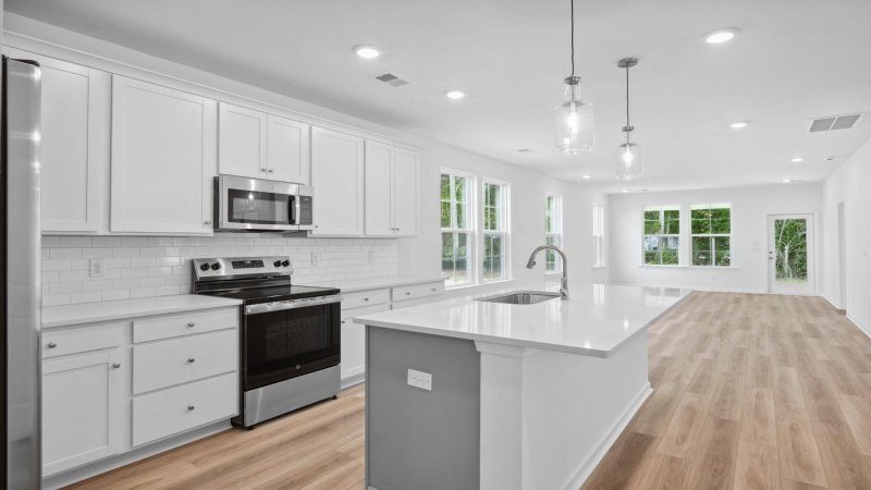 Property image 4 of 454 Cadbury Loop in Creekside at Andrews, Summerville, SC 29486