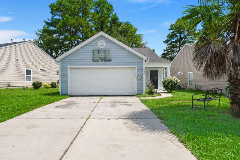 Property image 2 of 128 Coosawatchie Street in Lakes of Summerville, Summerville, SC 29485