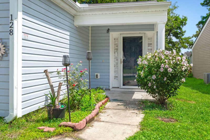 Property image 4 of 128 Coosawatchie Street in Lakes of Summerville, Summerville, SC 29485
