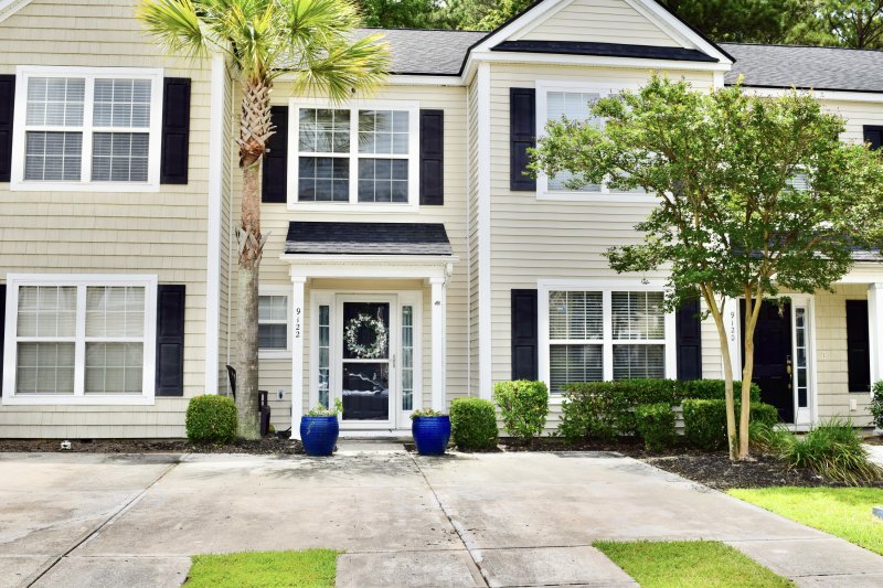 9122 Maple Grove Drive