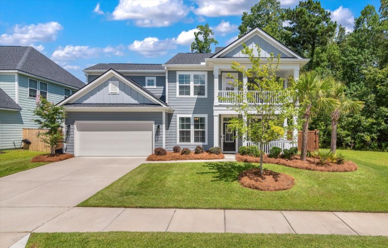 Property image 2 at 714 S Pointe Boulevard, Summerville, SC 29483