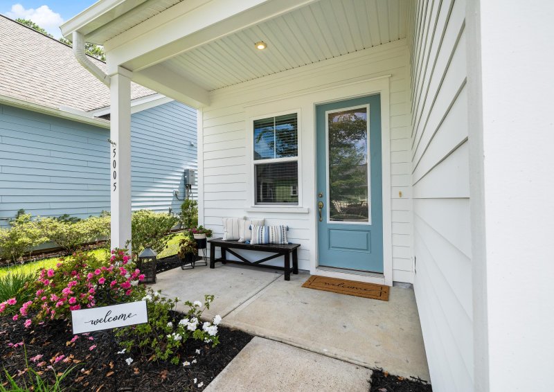Property image 3 of 5005 Conestoga Drive in Bowen, Hanahan, SC 29410
