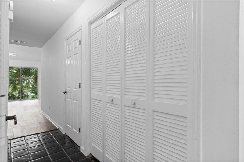 Property image 5 of 3 Townpark Lane D in Lakeside, Charleston, SC 29412
