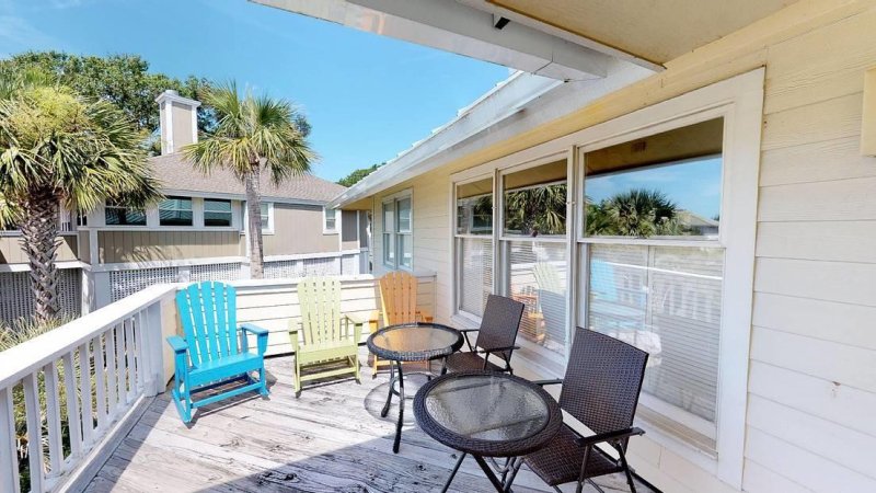 Property image 3 at 6 Ocean Park Court, Isle of Palms, SC 29451