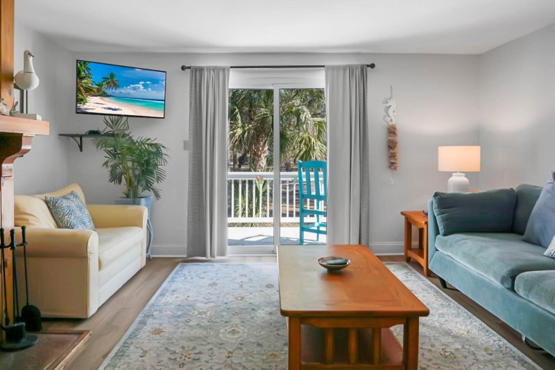 Property image 2 of 278 Driftwood Lane in Driftwood Villa, Edisto Island, SC 29438