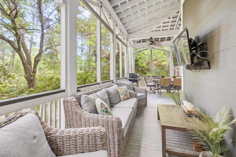 Property image 5 of 22 Frogmore Road in Ion, Mount Pleasant, SC 29464