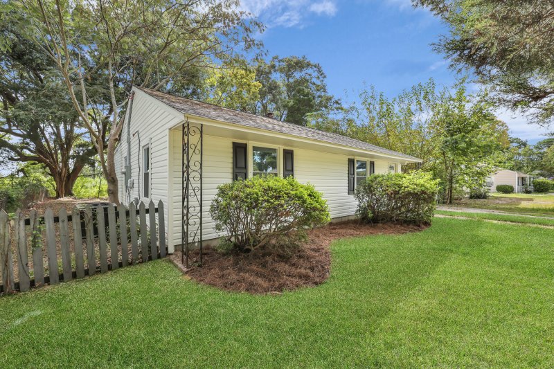 Property image 2 of 3027 Matipan Avenue in Dorchester Terrace, North Charleston, SC 29405